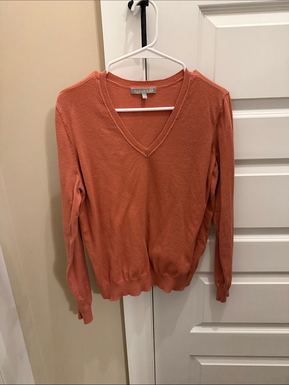 Daniel Rainn Women's V-Neck Sweater in Rusty Coral